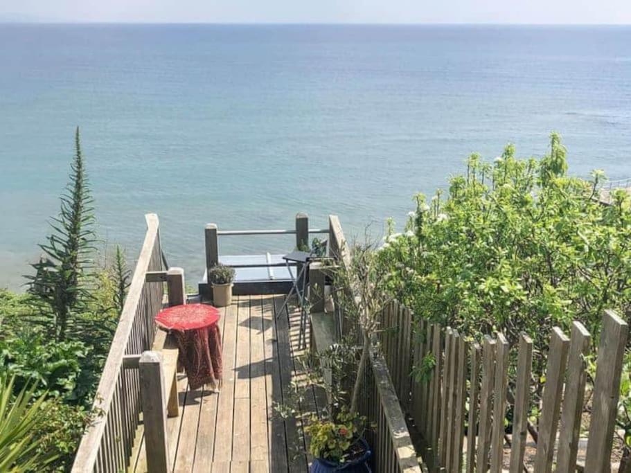 Lyme Clifftop Hideaway Lyme Regis Exterior photo